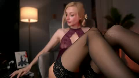 SerenaGrant online show from April 14, 1:55 am