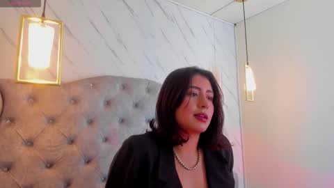  Serena  online show from November 18, 8:02 pm