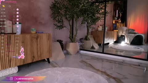 Serene Sophiex online show from October 7, 9:01 pm