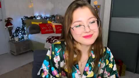 Snapshot of sereneflame chatting on January 11, 1:11 pm Ophelia online show from January 11, 1:11 pm