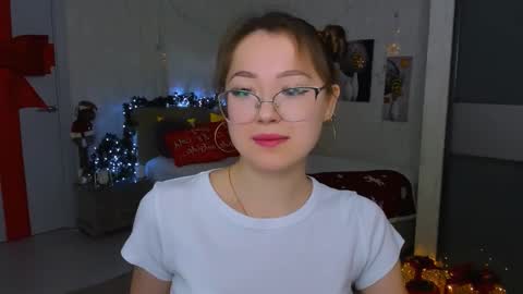 Snapshot of sereneflame chatting on January 17, 10:11 am Ophelia online show from January 17, 10:11 am