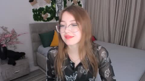 Snapshot of sereneflame chatting on February 4, 10:13 pm Ophelia online show from February 4, 10:13 pm