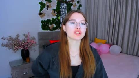 Snapshot of sereneflame chatting on March 3, 4:03 pm Ophelia online show from March 3, 4:03 pm