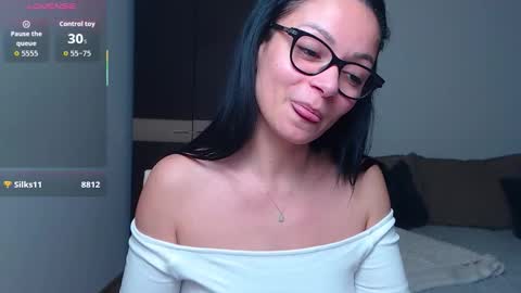 SereneSophi online show from March 11, 7:03 am