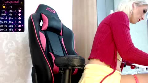 serenexx  your MILF online show from December 20, 7:12 am