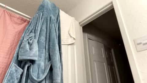 serenityroseee online show from April 12, 3:06 pm