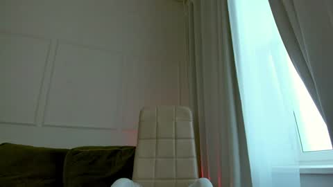 Hey Guys and Girls non-binary personalities  Im Sereta online show from December 13, 10:41 am