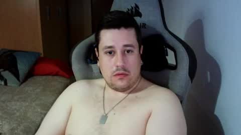 Snapshot of sergio95n chatting on February 15, 7:38 am Pollos online show from February 15, 7:38 am