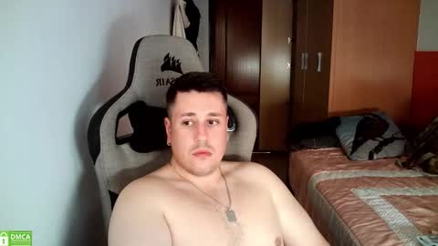 Snapshot of sergio95n chatting on October 28, 3:25 pm Pollos online show from October 28, 3:25 pm