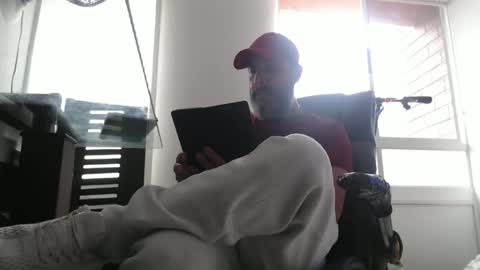 hetero serio discreto online show from January 10, 8:32 pm