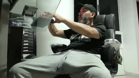 hetero serio discreto online show from April 25, 12:13 am