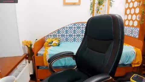 Snapshot of serpenttempter88 chatting on January 8, 6:05 am VIOLA online show from January 8, 6:05 am