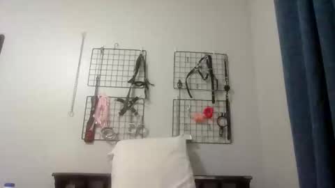 Snapshot of servilesarah chatting on January 29, 1:27 am Servile Sarah online show from January 29, 1:27 am