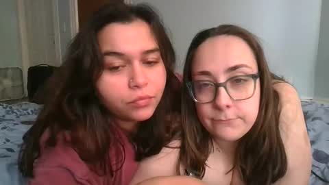 Snapshot of sesbianlex69 chatting on November 5, 6:19 pm sesbianlex69 online show from November 5, 6:19 pm