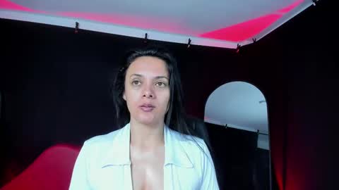 LUCERO online show from November 18, 3:56 am