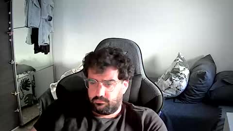 Snapshot of setema chatting on November 4, 4:17 pm StorPikk online show from November 4, 4:17 pm