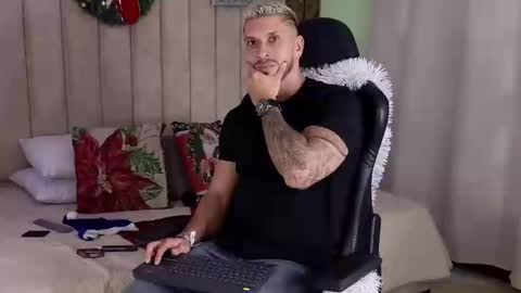 HEY IM SETH online show from December 30, 9:50 pm