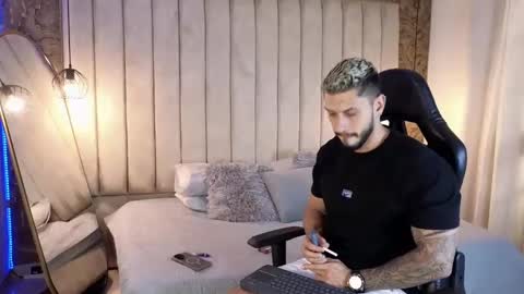 HEY IM SETH online show from January 31, 8:01 pm