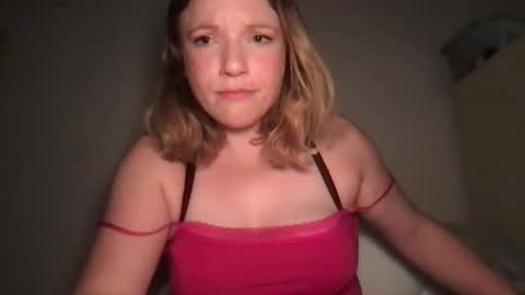 seturselfonfyre online show from September 23, 6:38 am