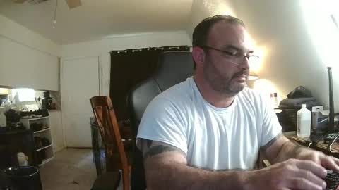 Snapshot of seveninchrichard chatting on February 26, 8:00 pm Seven online show from February 26, 8:00 pm