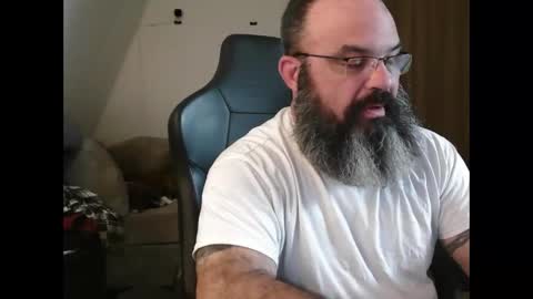 Snapshot of seveninchrichard chatting on December 20, 2:40 am Seven online show from December 20, 2:40 am