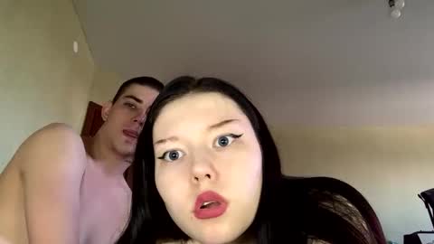 Julie and Max online show from October 24, 9:06 am