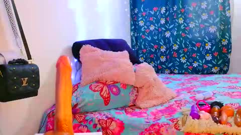 Karol y antony online show from March 6, 5:04 am