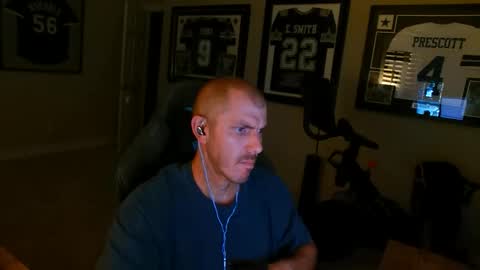 sex_l0v3r online show from May 16, 8:00 am