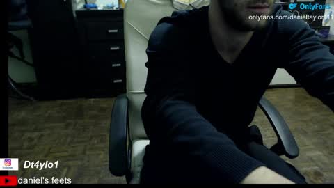 Snapshot of sexandsexy1999 chatting on January 9, 3:04 am Daniel Taylor online show from January 9, 3:04 am