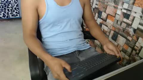 arnold online show from December 1, 2:33 pm