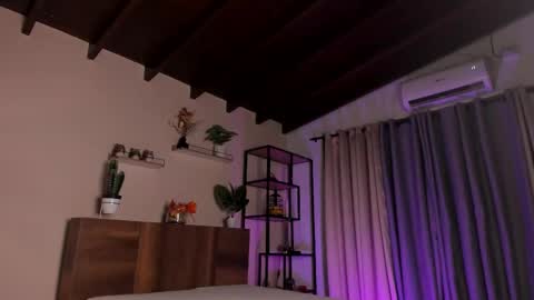 ... Camila ... online show from September 25, 12:42 pm