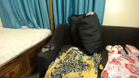 Snapshot of sexie_desire chatting on February 3, 2:53 am Mari online show from February 3, 2:53 am