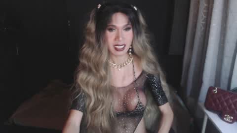 Snapshot of sexiest_asiants chatting on December 13, 6:31 am nicole online show from December 13, 6:31 am