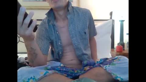 Snapshot of sexiiisenseiii chatting on December 3, 9:33 am dankdiggler online show from December 3, 9:33 am