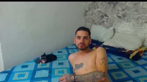 Snapshot of sexincompany chatting on January 21, 6:00 am monserat y thony online show from January 21, 6:00 am