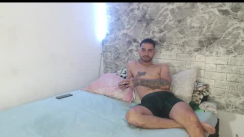 Snapshot of sexincompany chatting on February 10, 5:58 am monserat y thony online show from February 10, 5:58 am