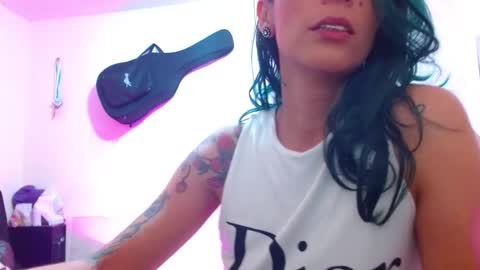 Snapshot of sexmilkdirty chatting on December 7, 9:55 pm sexmilkdirty online show from December 7, 9:55 pm