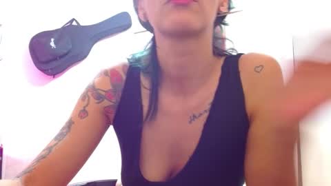 Snapshot of sexmilkdirty chatting on December 29, 9:20 pm sexmilkdirty online show from December 29, 9:20 pm