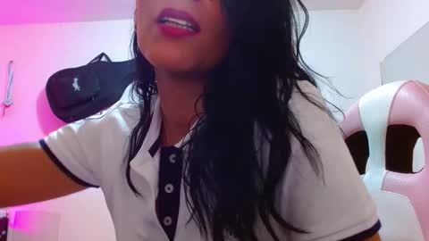 Snapshot of sexmilkdirty chatting on January 19, 11:32 pm sexmilkdirty online show from January 19, 11:32 pm