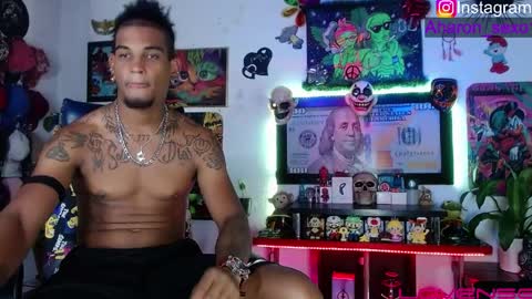 Snapshot of sexo_aharon chatting on April 5, 3:15 am Aharon ravelo online show from April 5, 3:15 am
