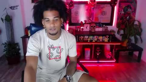 Snapshot of sexo_aharon chatting on May 30, 5:15 am Aharon ravelo online show from May 30, 5:15 am