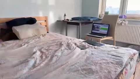 NIKKI KATE LIZA AND BOYS online show from October 20, 1:00 pm