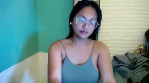 Snapshot of sexuallyattractive_mae chatting on July 3, 6:03 pm sexuallyattractive_mae online show from July 3, 6:03 pm