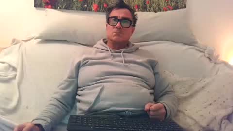 Sexurbation online show from December 2, 8:00 pm