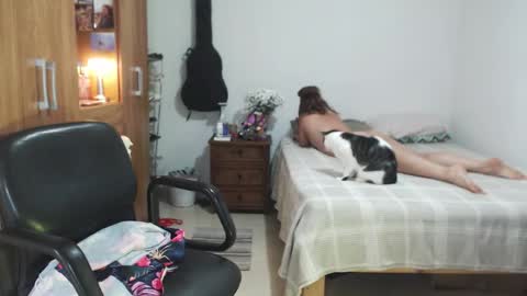 Snapshot of sexwwoman chatting on February 10, 9:30 pm CHIARA online show from February 10, 9:30 pm