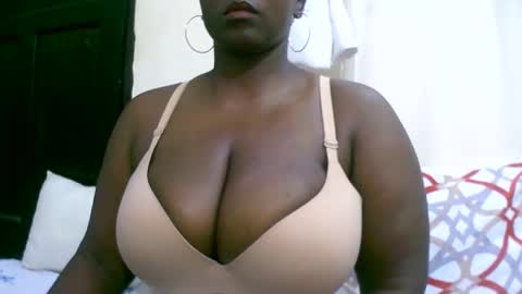 sexxi_ebony online show from September 24, 11:41 pm
