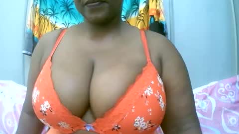 sexxi_ebony online show from February 7, 7:01 am