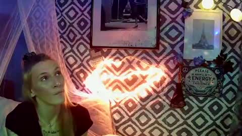 Snapshot of sexxileeah42o chatting on October 16, 7:31 am Leeah CloudZzz online show from October 16, 7:31 am