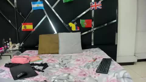 Sexxtaty online show from June 20, 3:15 pm