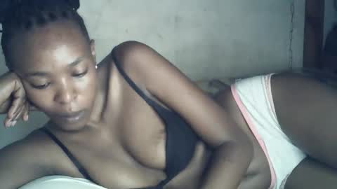 sexxy_curvy23 online show from April 5, 3:26 am